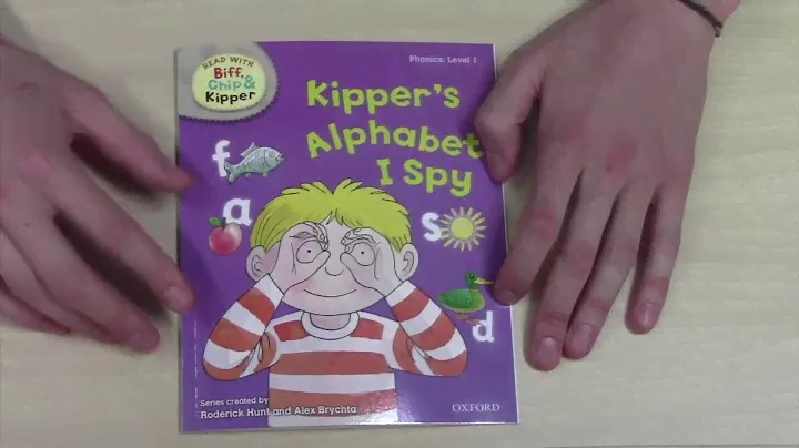 Kipper's I Spy Phonics Book with Mr Max